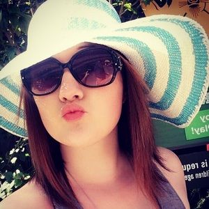 Meet your Posher, Brandi